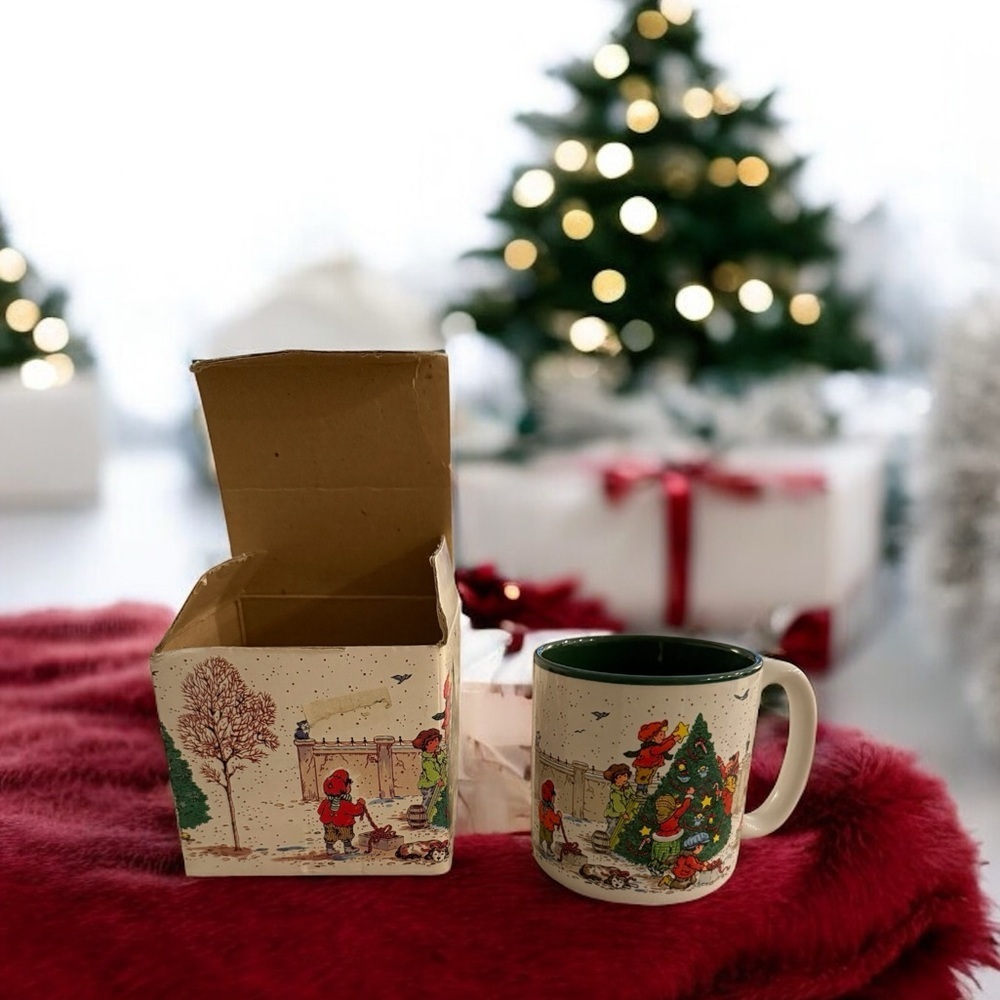 Holiday Mug with Christmas Scene 1989 vintage 11 oz mug
